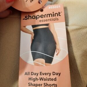 NIB Black High-Waisted Shapewear Shorts M/L